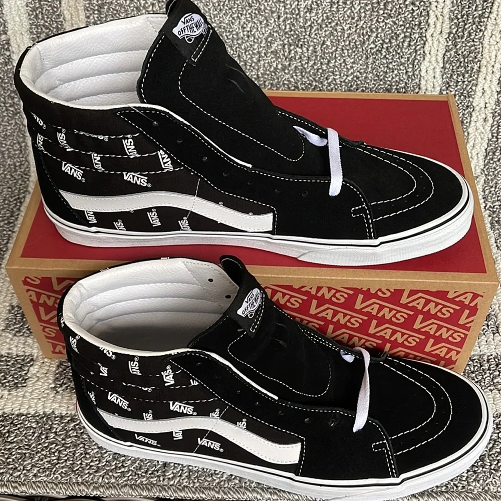 Vans Men’s Sk8-Hi Vans Black/True White Sneakers - Picture 2 of 16